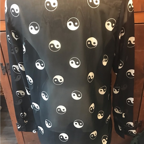 Lovely Black Sheer Nasty Gal Blouse - Size Medium - Picture 4 of 6